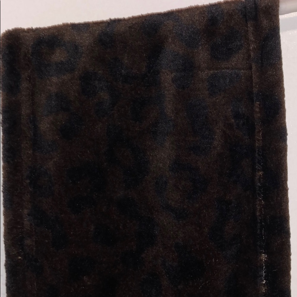 Scarf - Picture 2 of 3